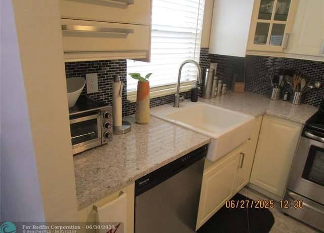 Property at 9700 Sunrise Lakes Blvd #308, Sunrise, FL 33322, 1 bed, 1.5 baths
