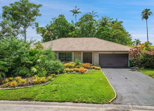 Property at 1244 NW 113 Ter, Coral Springs, FL 33071, 4 beds, 2.5 baths