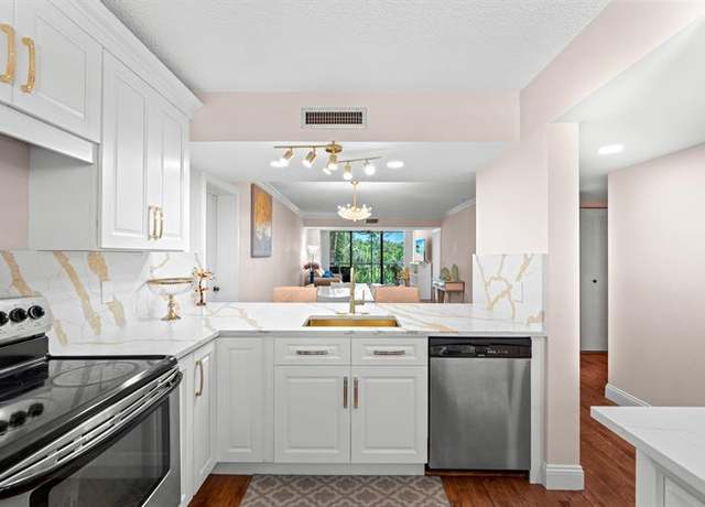 Property at 6133 Balboa Cir #306, Boca Raton, FL 33433, 2 beds, 2 baths