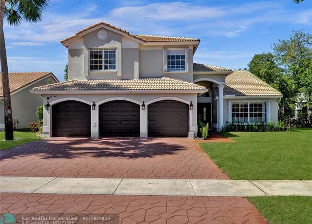 Property at 19666 Black Olive Ln, Boca Raton, FL 33498, 4 beds, 3 baths