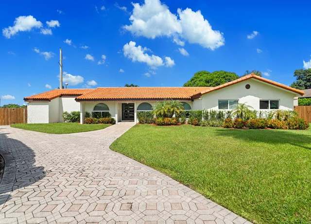 Property at 11544 SW 98th Pl, Miami, FL 33176, 4 beds, 2.5 baths