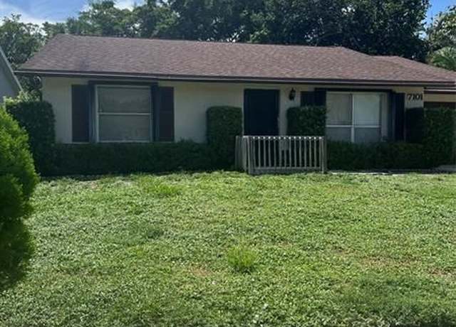 Property at 7101 Glenwood Dr, Boynton Beach, FL 33436, 4 beds, 2 baths