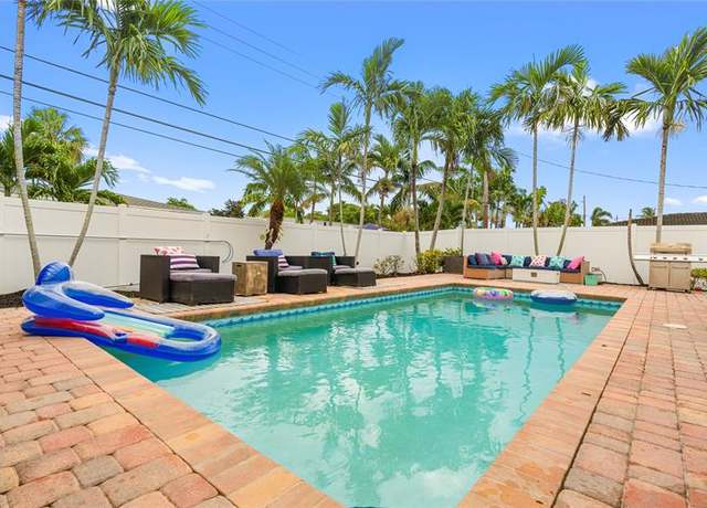 Property at 261 SE 8th St, Pompano Beach, FL 33060, 4 beds, 3 baths