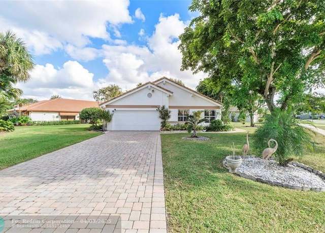 Property at 11134 Highland Cir, Boca Raton, FL 33428, 3 beds, 2 baths