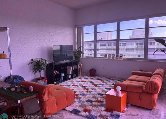 Property at 18051 Biscayne Blvd Ph 5, North Miami Beach, FL 33160, 2 beds, 2 baths