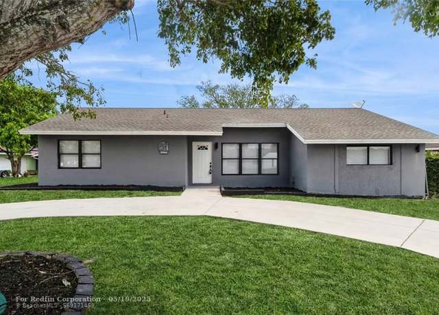 Property at 2966 Via Vizcaya, FL 33461, 4 beds, 3 baths
