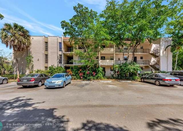 Property at 469 N Pine Island Rd Unit B305, Plantation, FL 33324, 2 beds, 2 baths