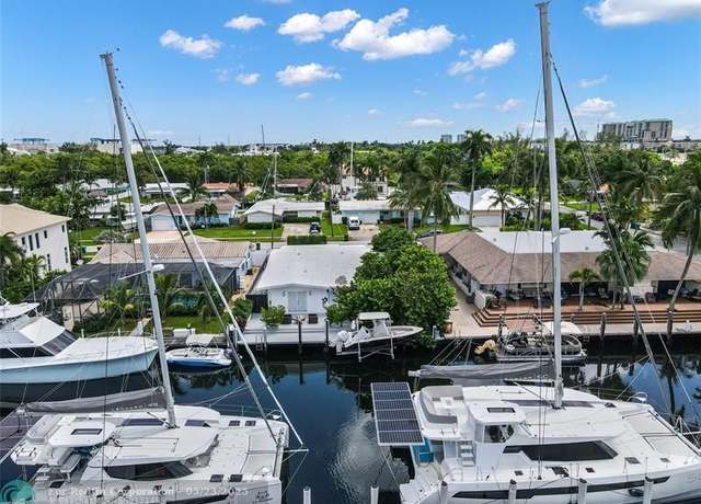 Property at 311 NE 2nd Ct, Dania, FL 33004, 4 beds, 3.5 baths