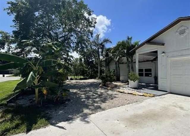 Property at 885 SW Andrew Rd, Port St. Lucie, FL 34953, 3 beds, 2 baths