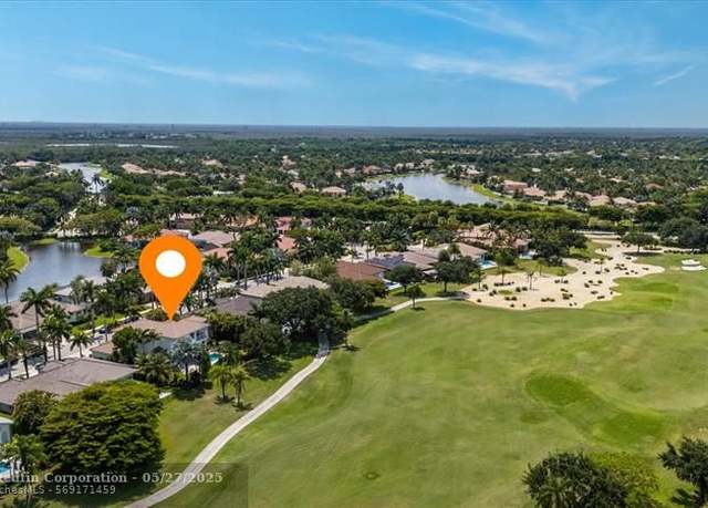 Property at 2527 Montclaire Cir, Weston, FL 33327, 6 beds, 4 baths