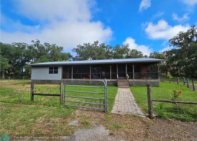 Property at 275 Doe Run, FL 33857, 3 beds, 2.5 baths