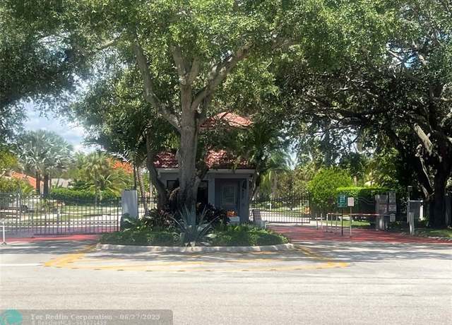 Property at 6605 NW 50th St, Lauderhill, FL 33319, 5 beds, 3.5 baths