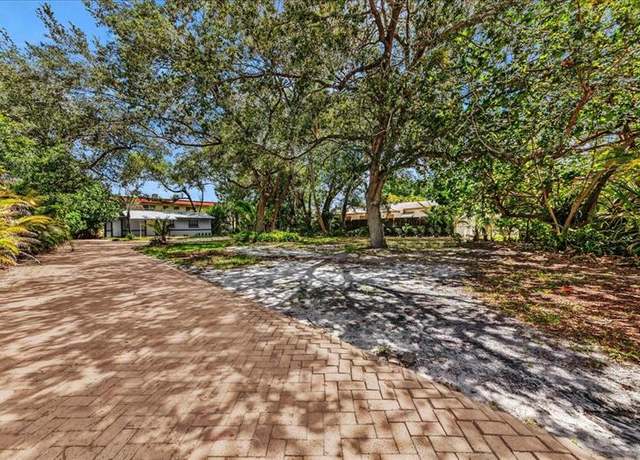 Property at 4265 SW 54th Ct, Fort Lauderdale, FL 33314, 2 beds, 1 bath