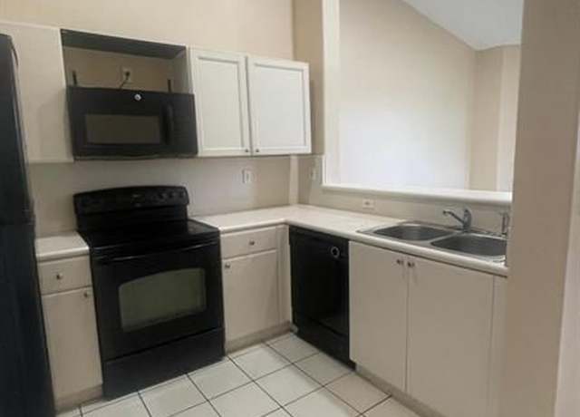 Property at 2903 SE 17th Ave #211, Homestead, FL 33035, 3 beds, 2 baths