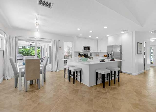 Property at 250 Woodlake Ln, Deerfield Beach, FL 33442, 4 beds, 2.5 baths