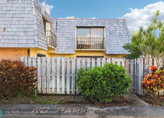 Property at 172 Lake Arbor Dr, Palm Springs, FL 33461, 2 beds, 2 baths