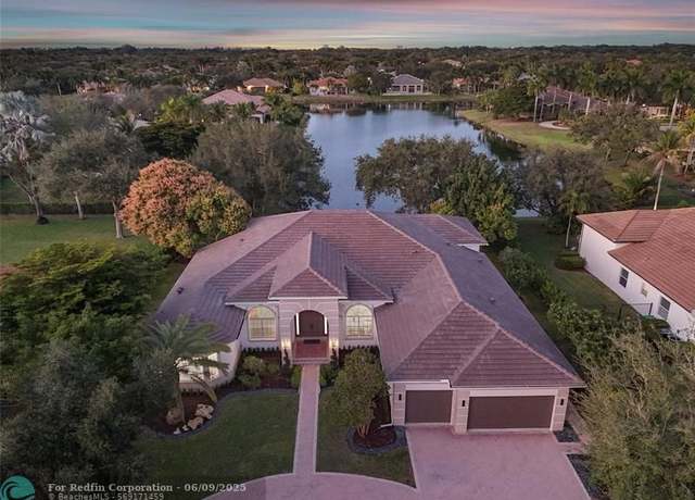 Property at 13211 SW 44th St, Davie, FL 33330, 5 beds, 4 baths