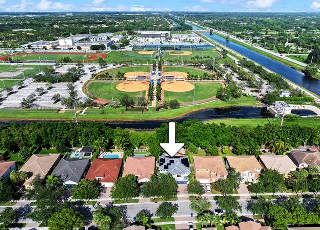 Property at 4440 E Seneca Ave, Weston, FL 33332, 5 beds, 4 baths