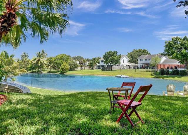 Property at 10582 Grove Pl, Cooper City, FL 33328, 4 beds, 2.5 baths