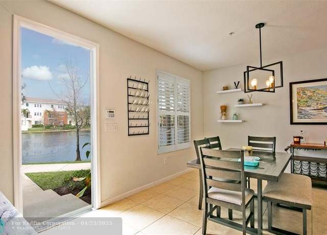 Property at 231 SW 7th St, Pompano Beach, FL 33060, 3 beds, 2.5 baths