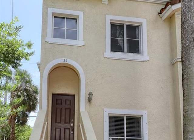 Property at 121 Bayfront Dr, Boynton Beach, FL 33435, 2 beds, 2.5 baths