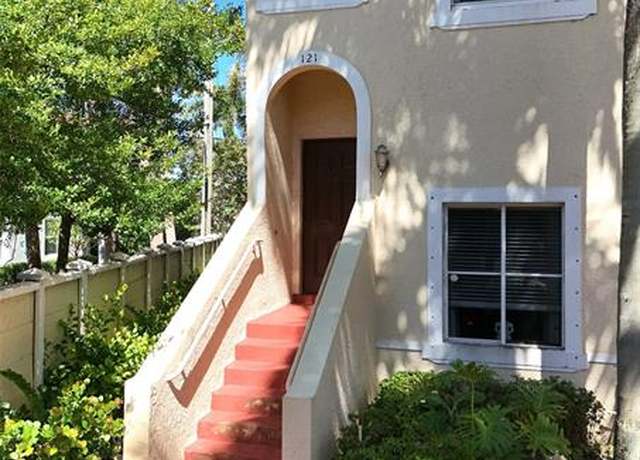 Property at 121 Bayfront Dr, Boynton Beach, FL 33435, 2 beds, 2.5 baths