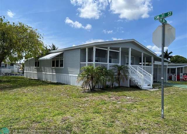 Property at 2081 SW 84th Ave, Davie, FL 33324, 3 beds, 2 baths