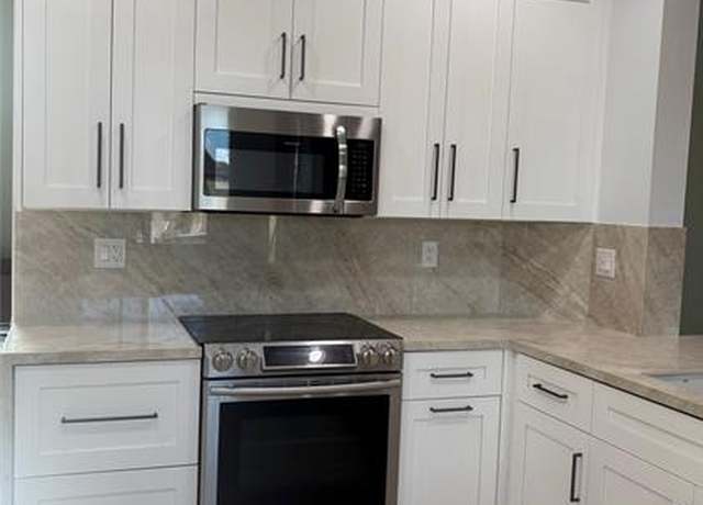 Property at 32204 SW 205th Ave, Homestead, FL 33030, 4 beds, 2.5 baths