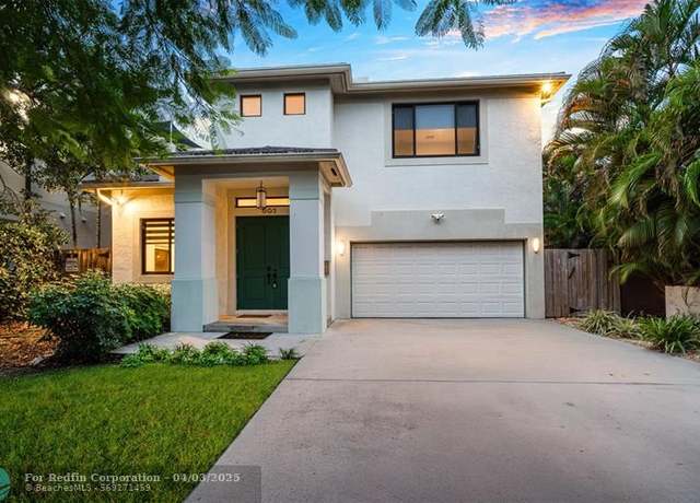 Property at 605 NE 15th Ave, Fort Lauderdale, FL 33304, 3 beds, 2.5 baths