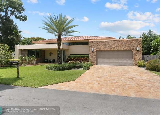 Property at 2701 NE 2nd Ave, Wilton Manors, FL 33334, 3 beds, 2 baths