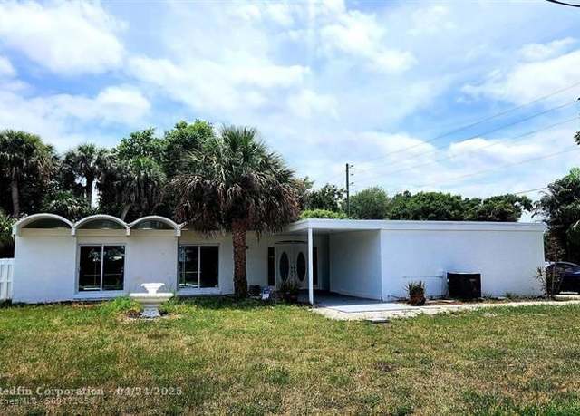 Property at 1715 York Ct, Fort Pierce, FL 34982, 3 beds, 2 baths