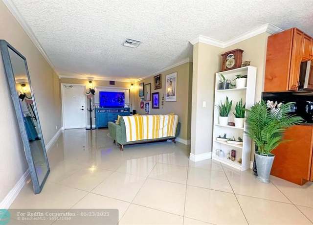 Property at 941 Crystal Lake Dr #209, Deerfield Beach, FL 33064, 1 bed, 1 bath