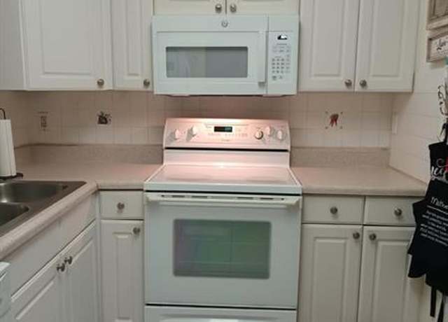 Property at 7320 Lake Circle Dr #407, Margate, FL 33063, 2 beds, 2 baths
