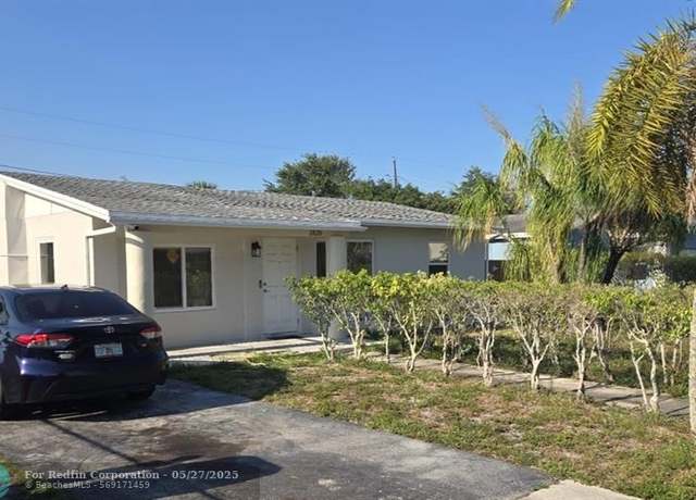 Property at 1820 W 12th St, Riviera Beach, FL 33404, 7 beds, 3 baths
