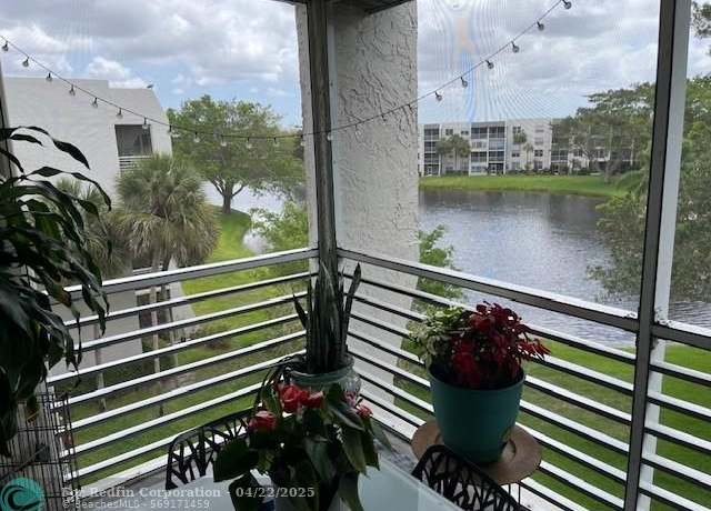 Property at 9330 Lagoon Pl #406, Davie, FL 33324, 2 beds, 2 baths