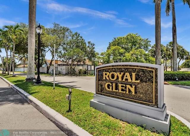 Property at 10165 SW 139th Pl, Miami, FL 33186, 3 beds, 2.5 baths