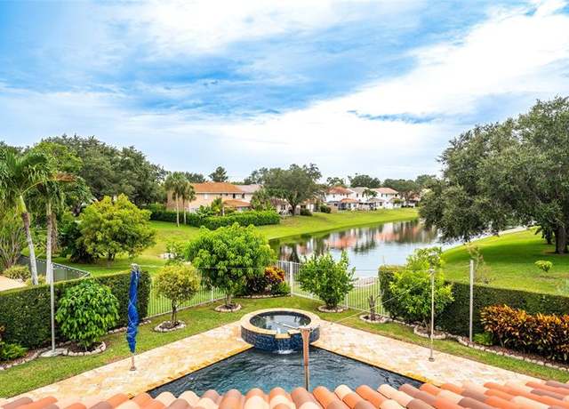 Property at 10770 Fox Glen Dr, Boca Raton, FL 33428, 5 beds, 3 baths