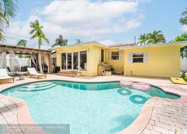 Property at 391 SE 6th Ct, Pompano Beach, FL 33060, 4 beds, 3 baths
