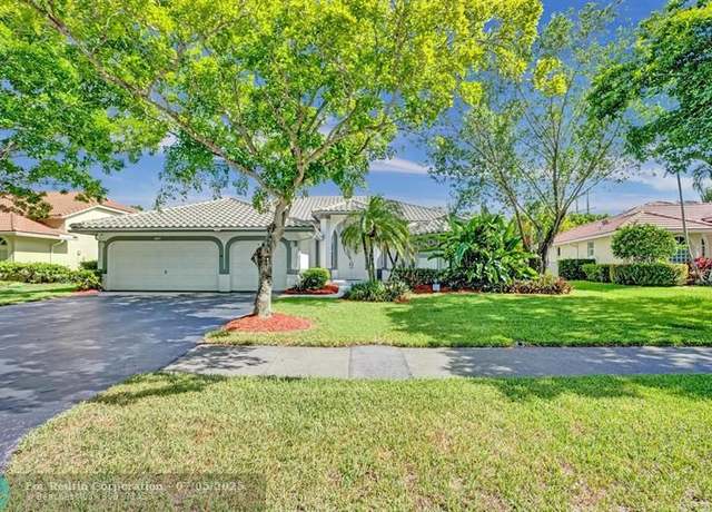 Property at 4863 Kensington Cir, Coral Springs, FL 33076, 6 beds, 4 baths