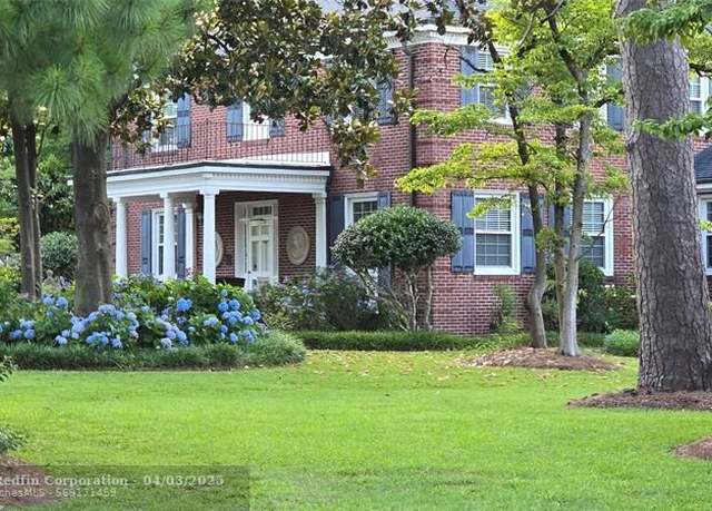 Property at 310 Woodland Dr, NC 28540, 6 beds, 5.5 baths