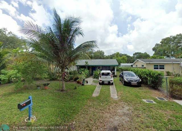 Property at 4721 SW 25th Ave, Dania, FL 33312, 3 beds, 2.5 baths