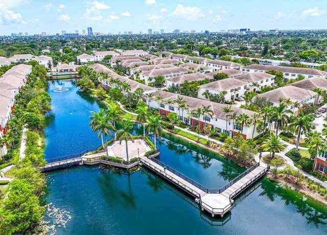Property at 126 SW 7th Ct, Pompano Beach, FL 33060, 3 beds, 2.5 baths