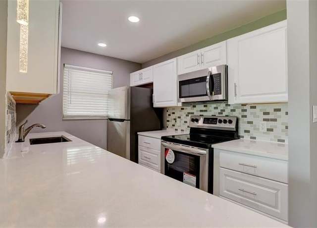 Property at 185 N High Point Blvd, Boynton Beach, FL 33435, 2 beds, 2 baths