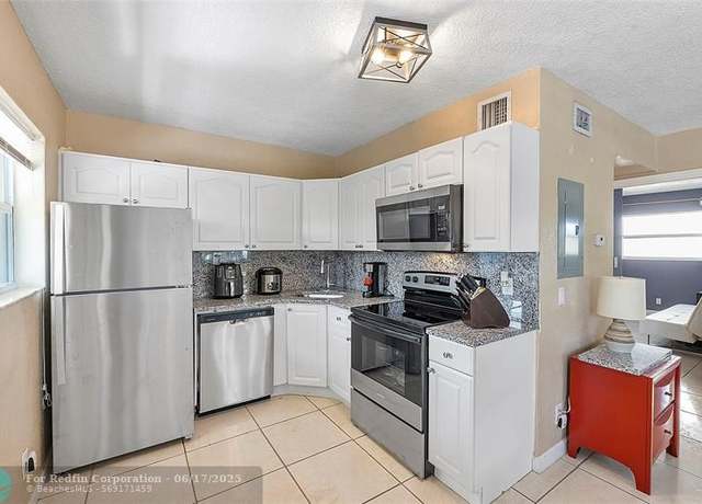 Property at 2741 NE 8th Ave #20, Wilton Manors, FL 33334, 2 beds, 1 bath