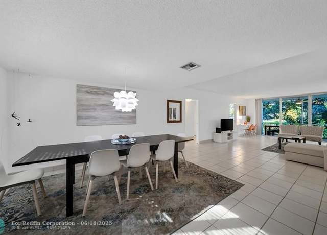 Property at 4031 N Cypress Dr #102, Pompano Beach, FL 33069, 3 beds, 2 baths