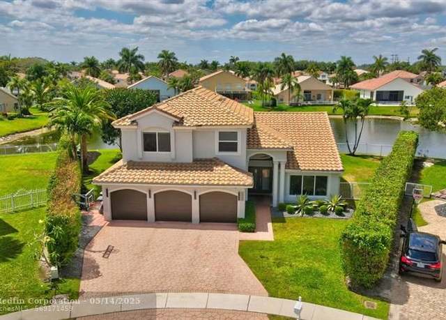 Property at 10784 Queen Palm Ct, Boca Raton, FL 33498, 5 beds, 3 baths