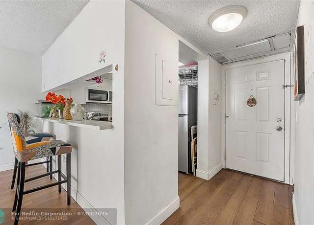 Property at 701 NW 19th St #202, Fort Lauderdale, FL 33311, 2 beds, 1 bath