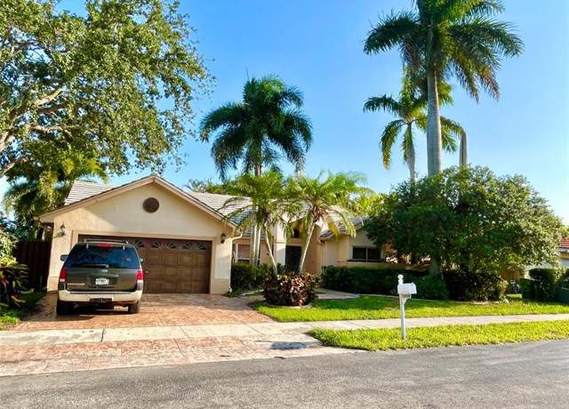 Property at 12626 SW 9th Pl, Davie, FL 33325, 4 beds, 2.5 baths