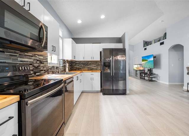 Property at 801 NW 130th Ave, Pembroke Pines, FL 33028, 2 beds, 2 baths
