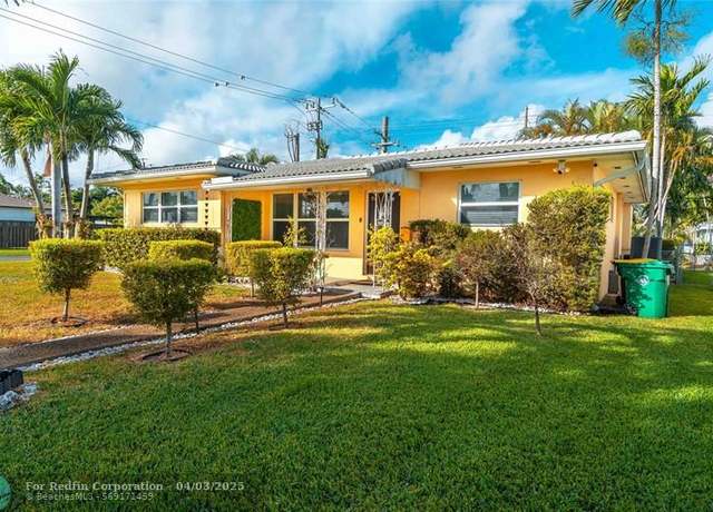 Property at 301 SE 3rd Ter, Dania, FL 33004, 3 beds, 2 baths